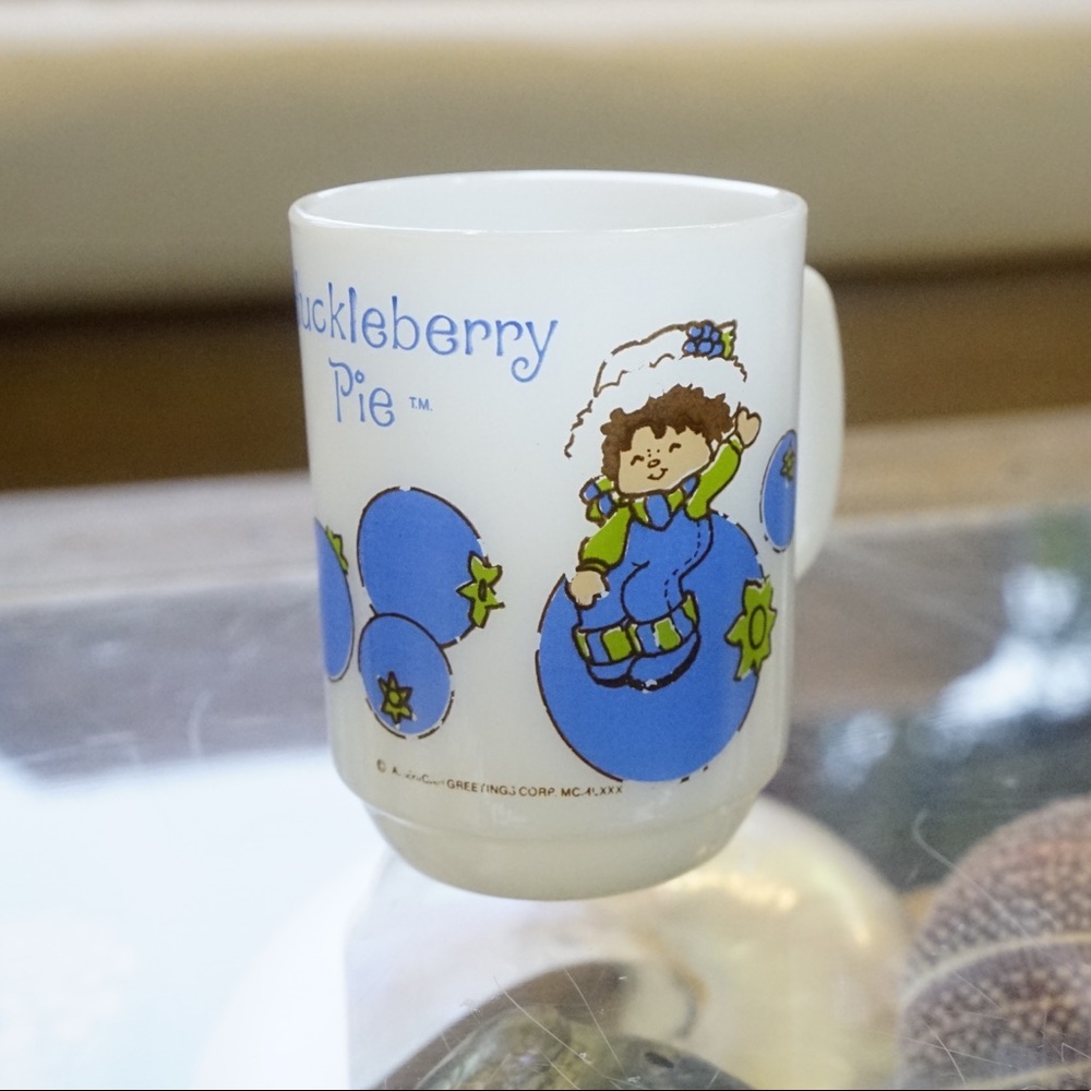 Vintage 80s Huckleberry Pie mug